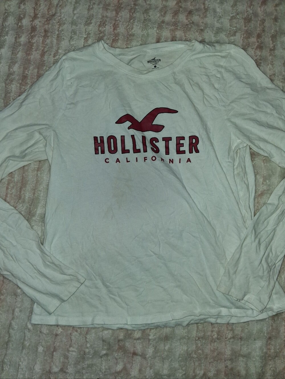 Hollister Women's White Long-Sleeve Logo Sleep Shirt
